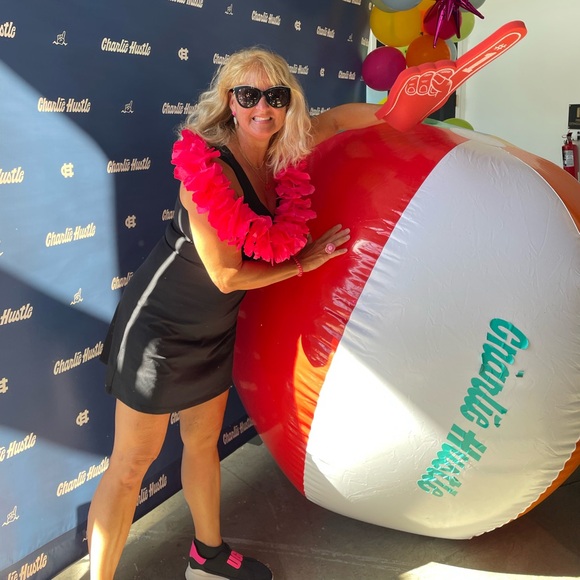 🤩Posh Ambassador! Fast Shipper 5⭐️Ratings👠🌻🌪 - Picture 3 of 16